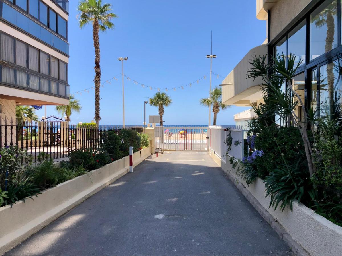 Apartamento Torre Levante, Primera Linea De Playa Benidorm Eksteriør bilde