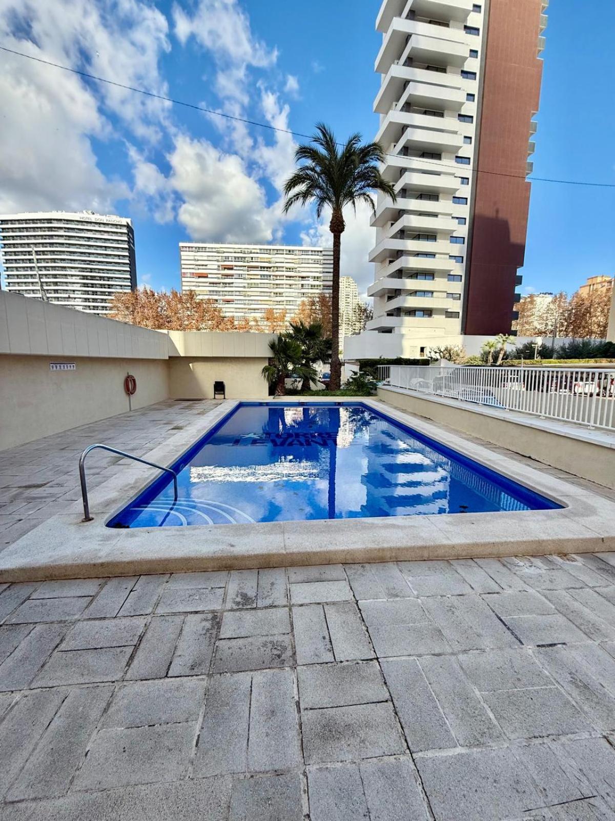 Apartamento Torre Levante, Primera Linea De Playa Benidorm Eksteriør bilde
